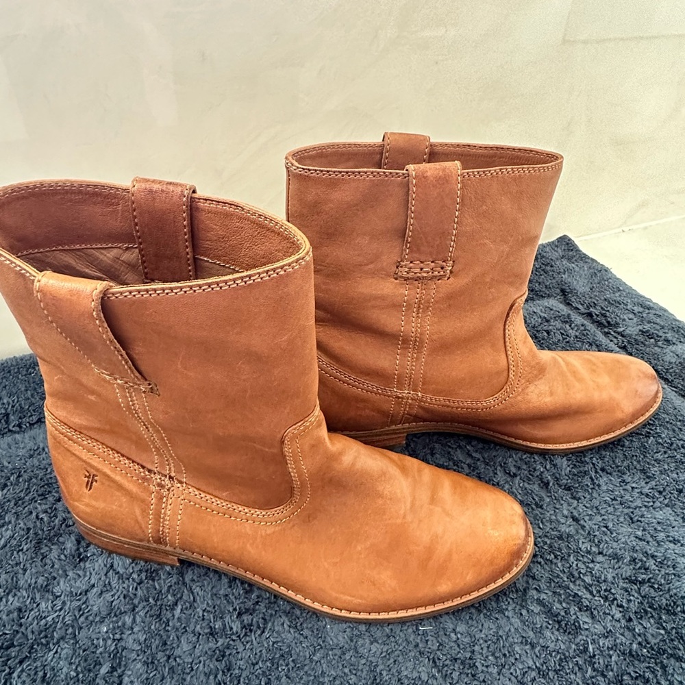 Frye Anna Shortie Boot